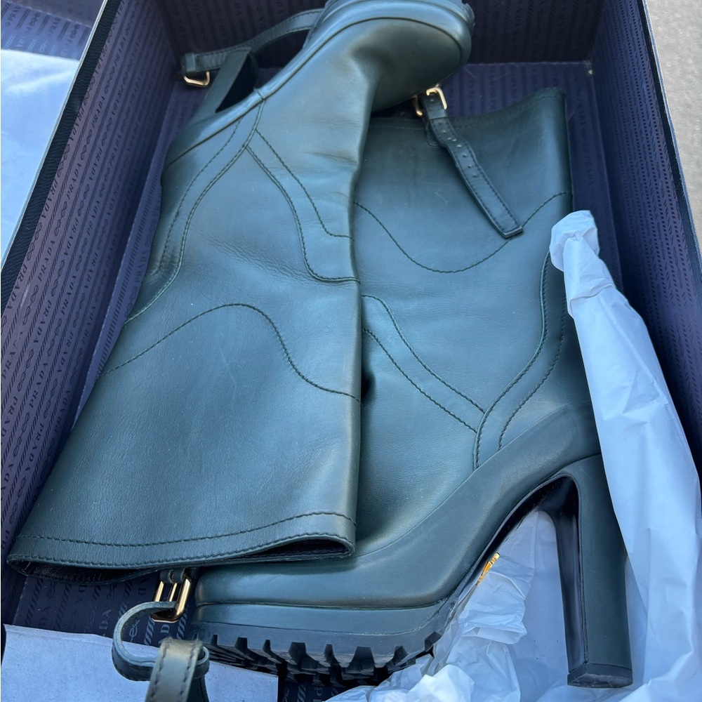Like like new calf skin size 7 women’s green Prada boots - Picture 4 of 7